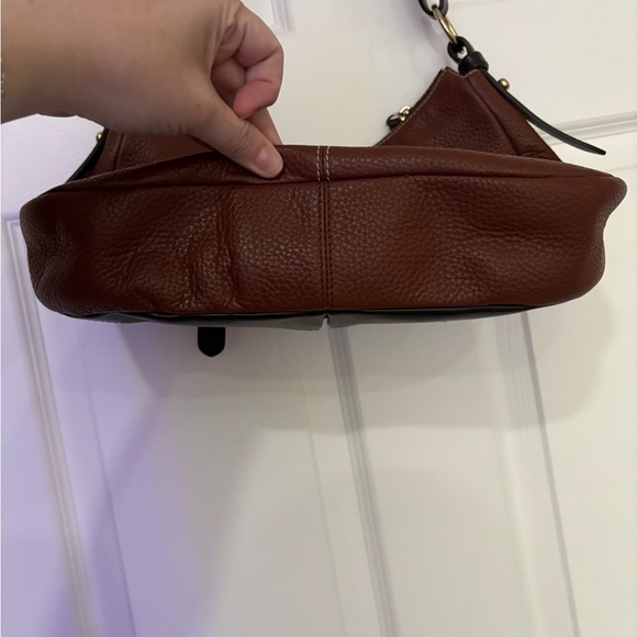 EUC Dooney & Bourke Brown Safari Pebbled Grain Leather Medium Shoulder
Bag - Picture 10 of 13